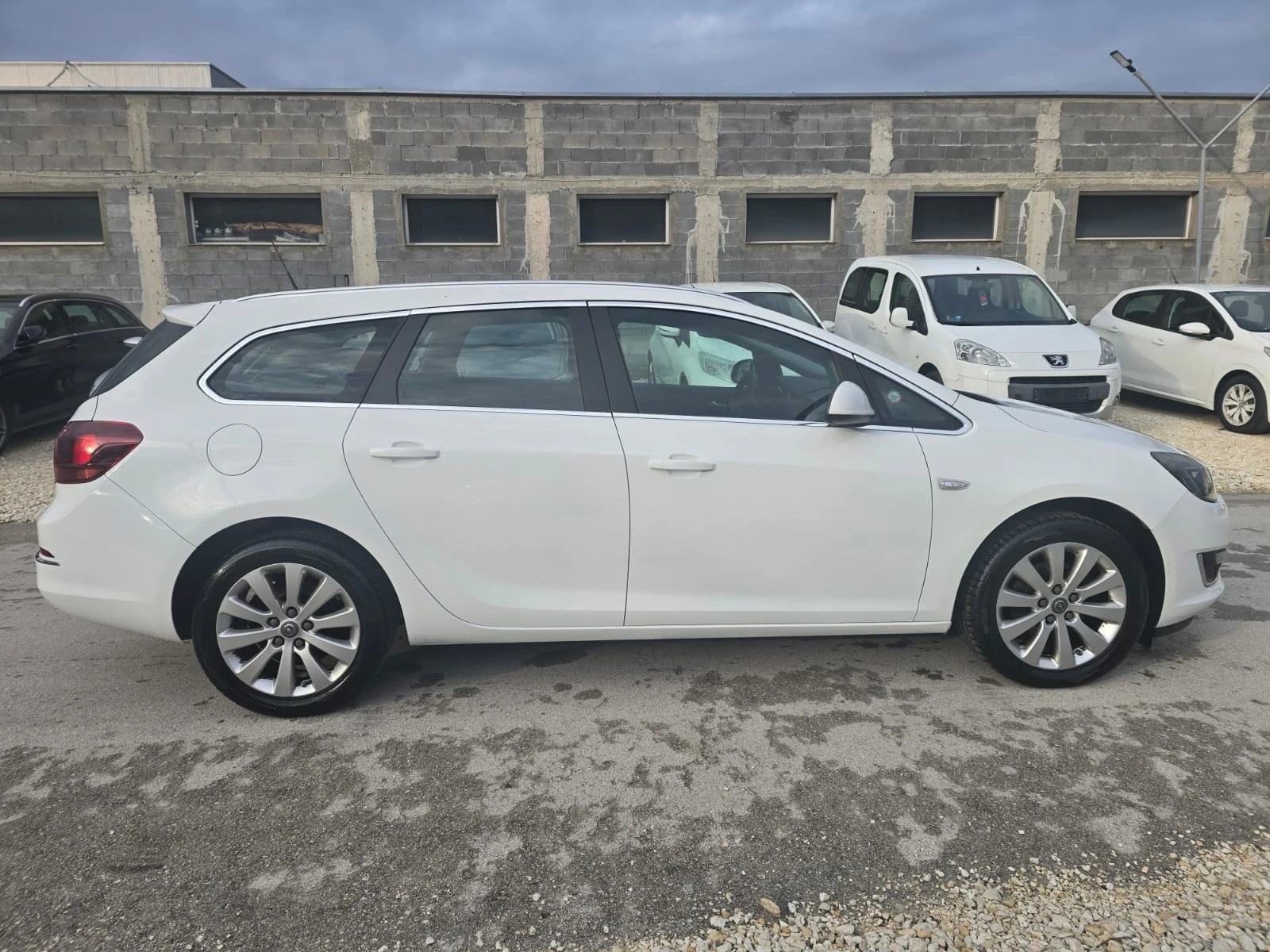 Opel Astra 1.6CDTI - 110к.с. - изображение 6