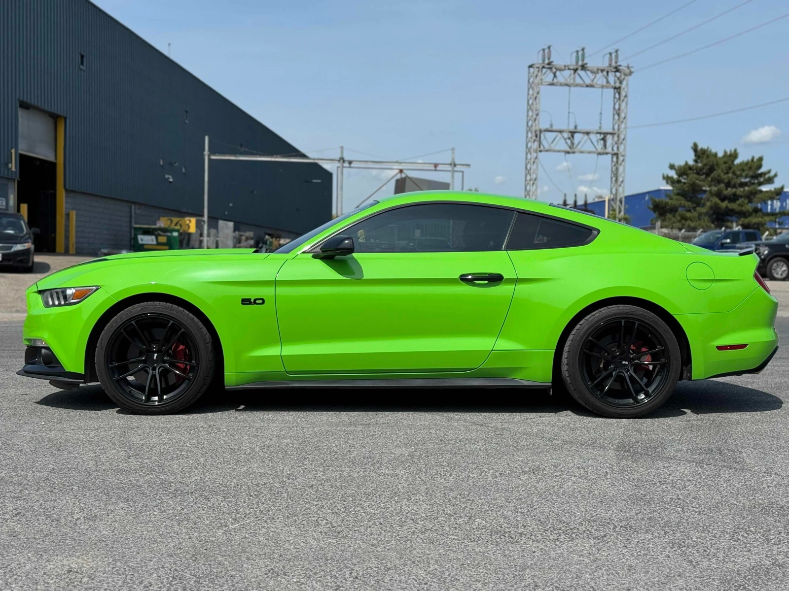 Ford Mustang GT * * CARFAX * * АВТО КРЕДИТ * *  - изображение 3