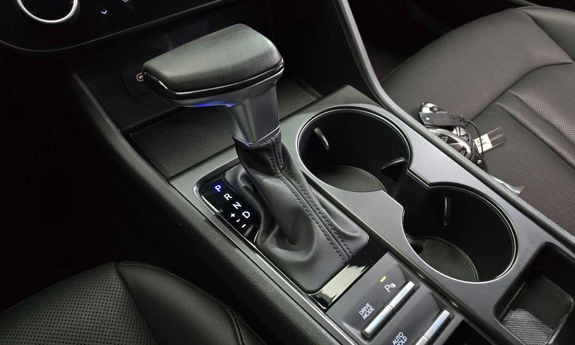 Hyundai Sonata 2.0 LPG Business 1 * НАЙ-ДОБРА ЦЕНА В БЪЛГАРИЯ*  - изображение 9