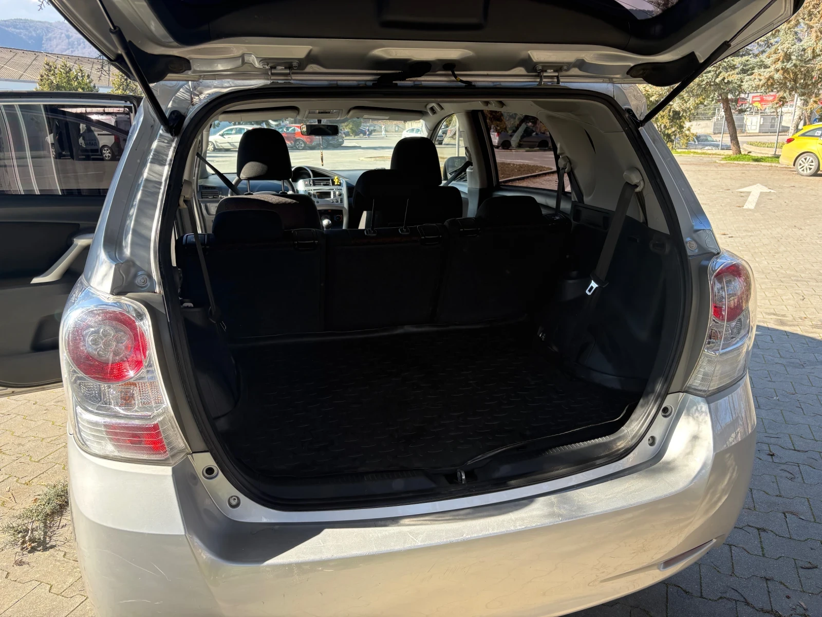 Toyota Verso 2.0 d4d 126��. ����� ����� ��������� | Mobile.bg � ����������� 7