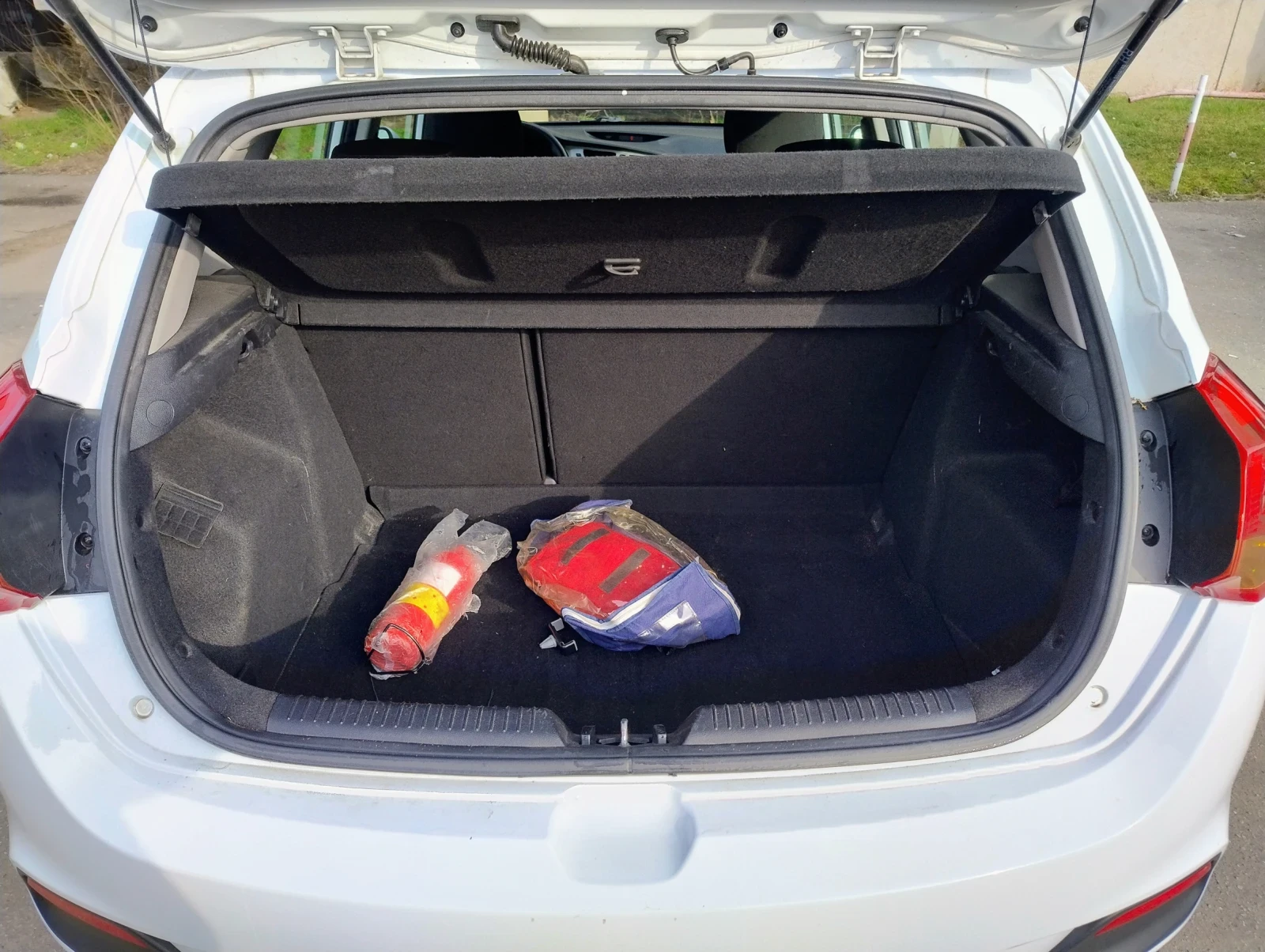 Kia Ceed, снимка 5 - Автомобили и джипове - 53746705