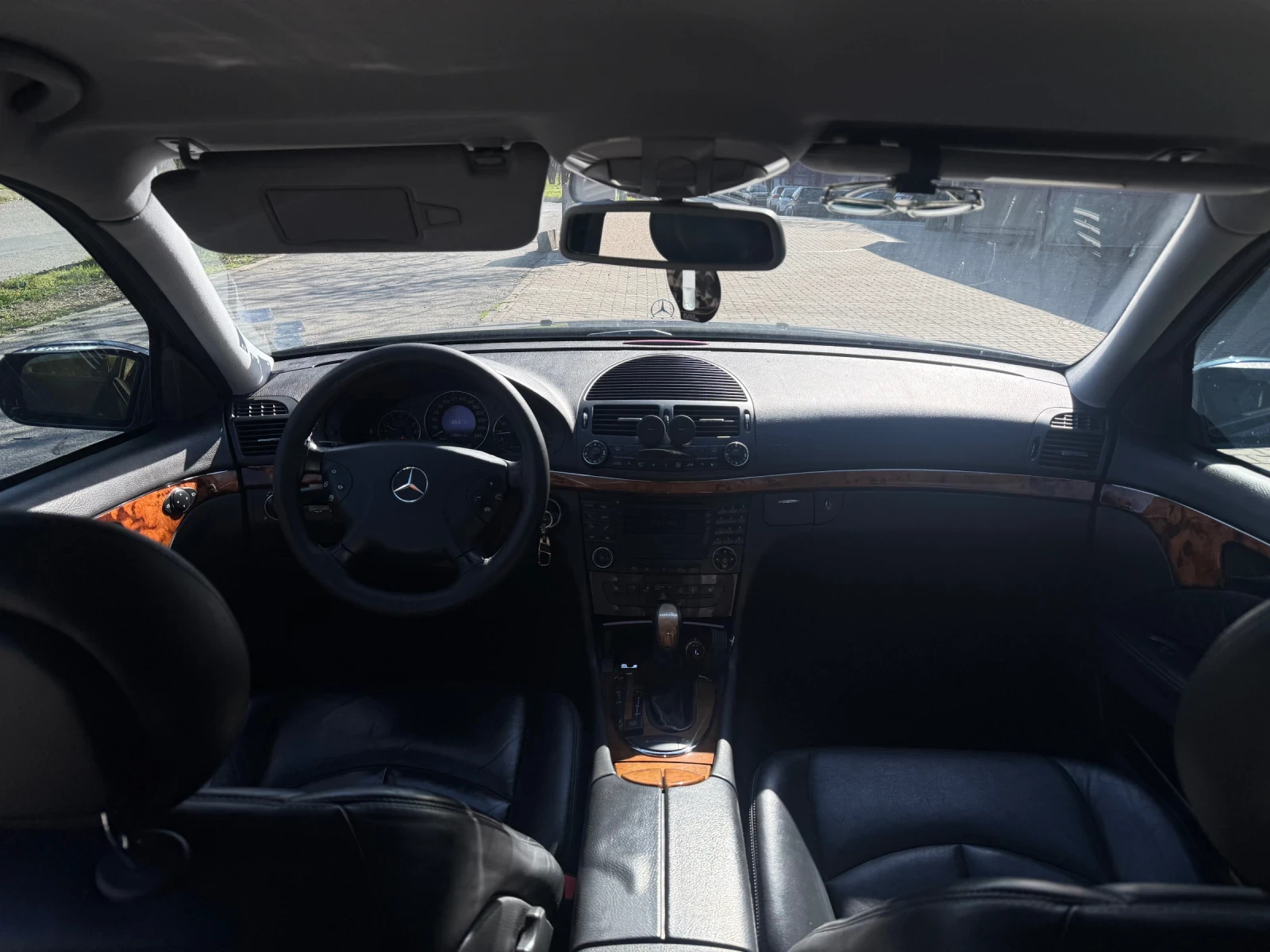 Mercedes-Benz E 320 Газ, снимка 9 - Автомобили и джипове - 54132706