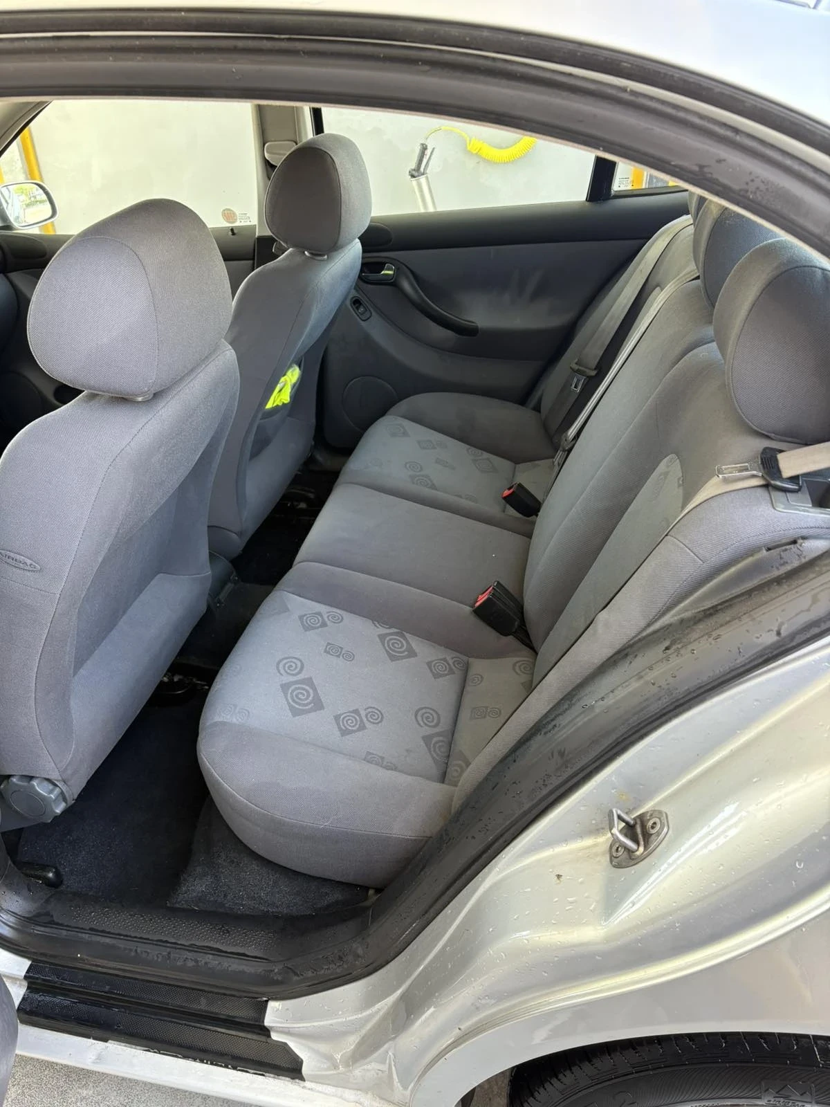 Seat Leon 1.9 tdi 110 ks , снимка 9 - Автомобили и джипове - 54331821