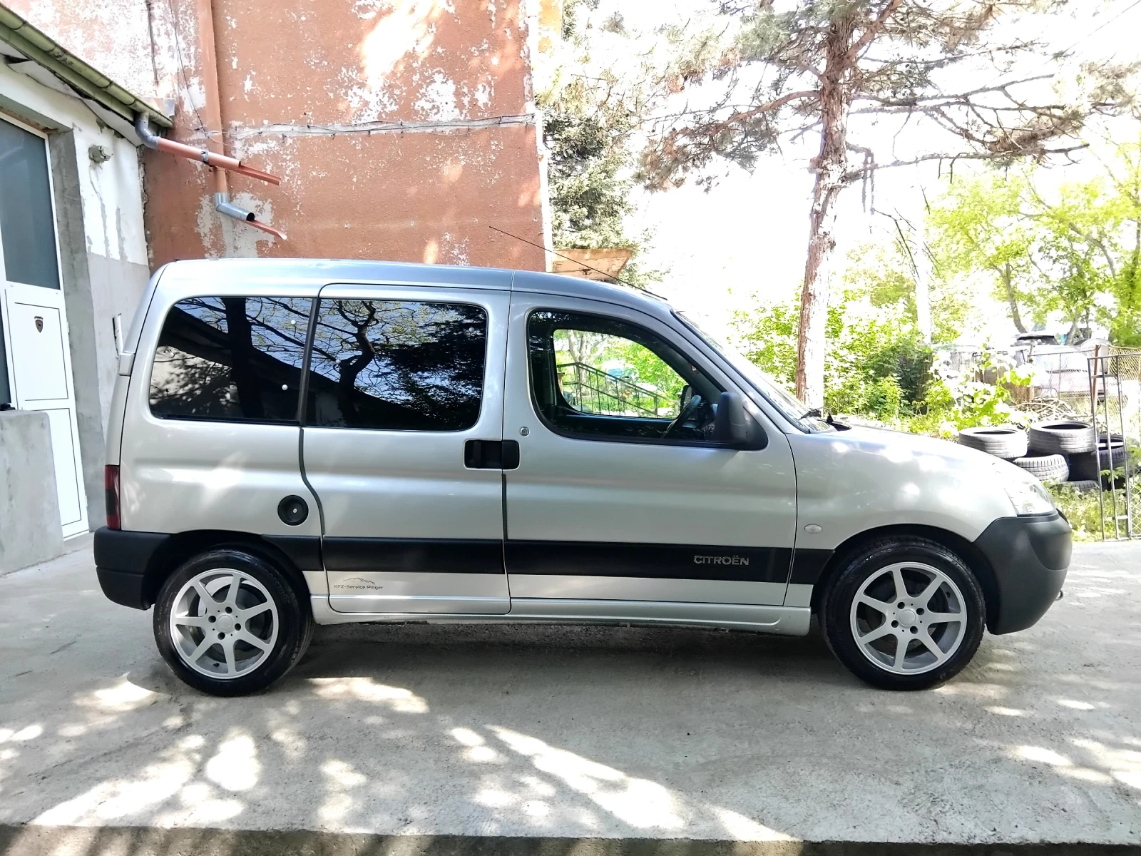 Citroen Berlingo 1.9 Diesel, снимка 2 - Автомобили и джипове - 54467374