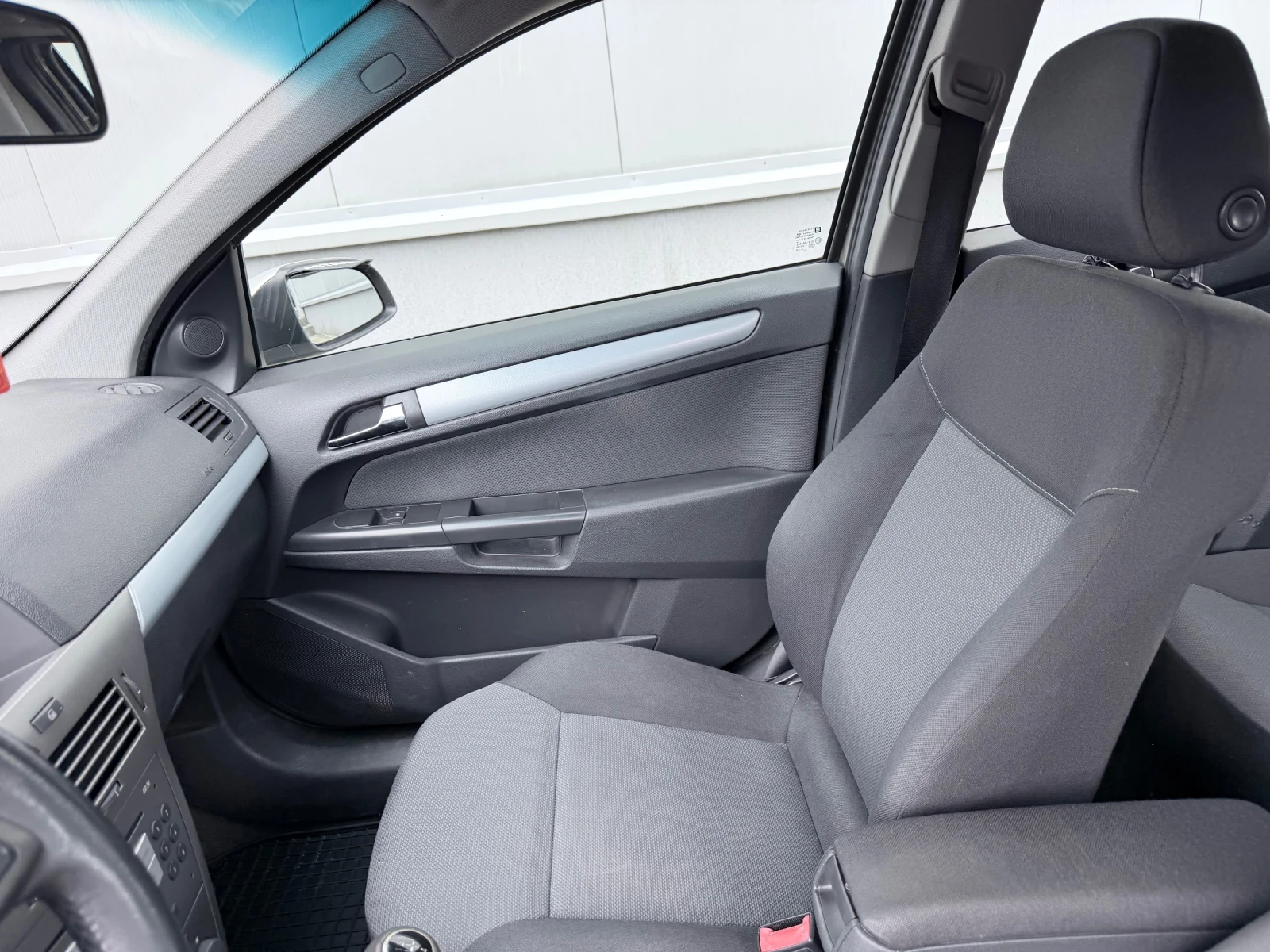 Opel Astra, снимка 9 - Автомобили и джипове - 54740210