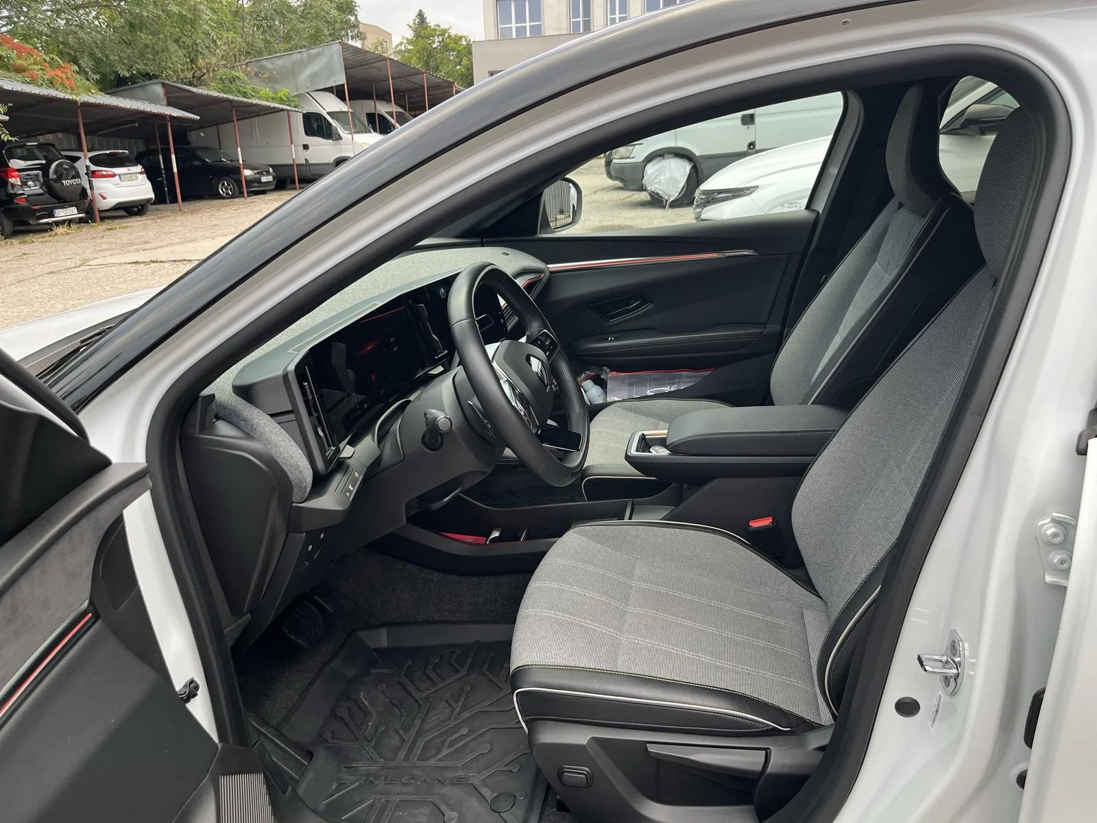 Renault Megane, снимка 16 - Автомобили и джипове - 55348888