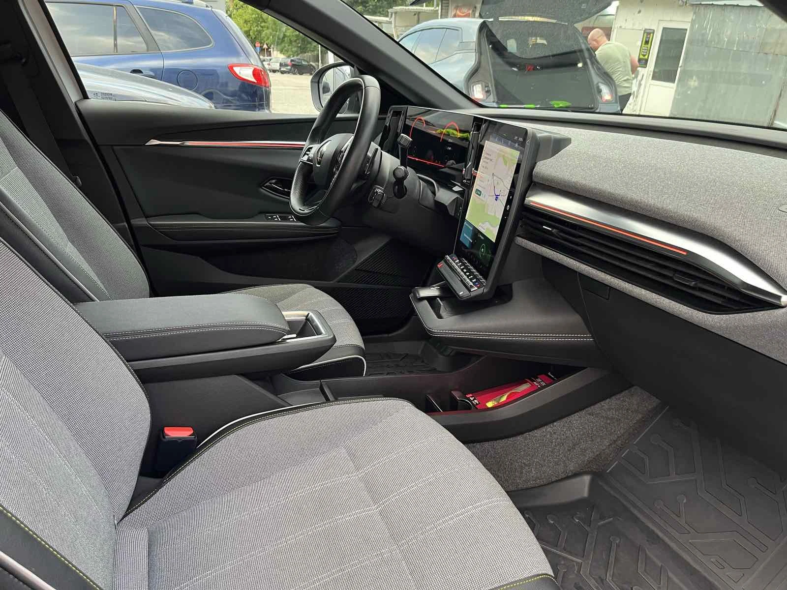 Renault Megane, снимка 8 - Автомобили и джипове - 55348888