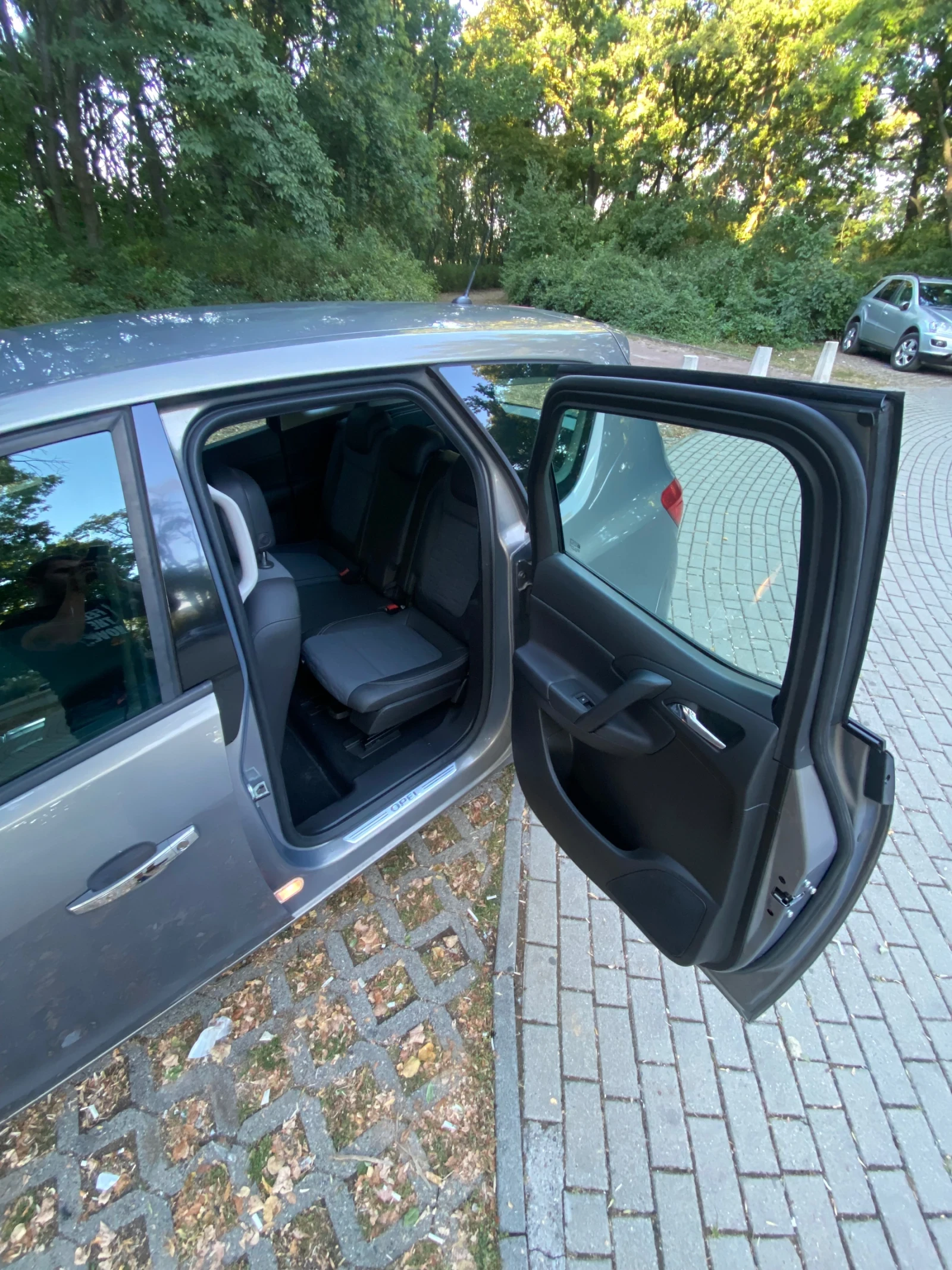 Opel Meriva, снимка 6 - Автомобили и джипове - 55682899