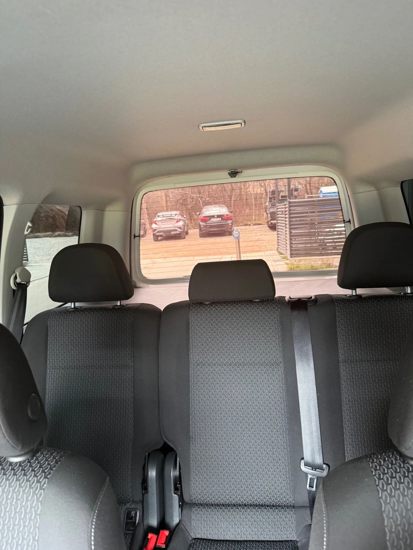 VW Caddy 2.0 TDI, снимка 11 - Автомобили и джипове - 55945071