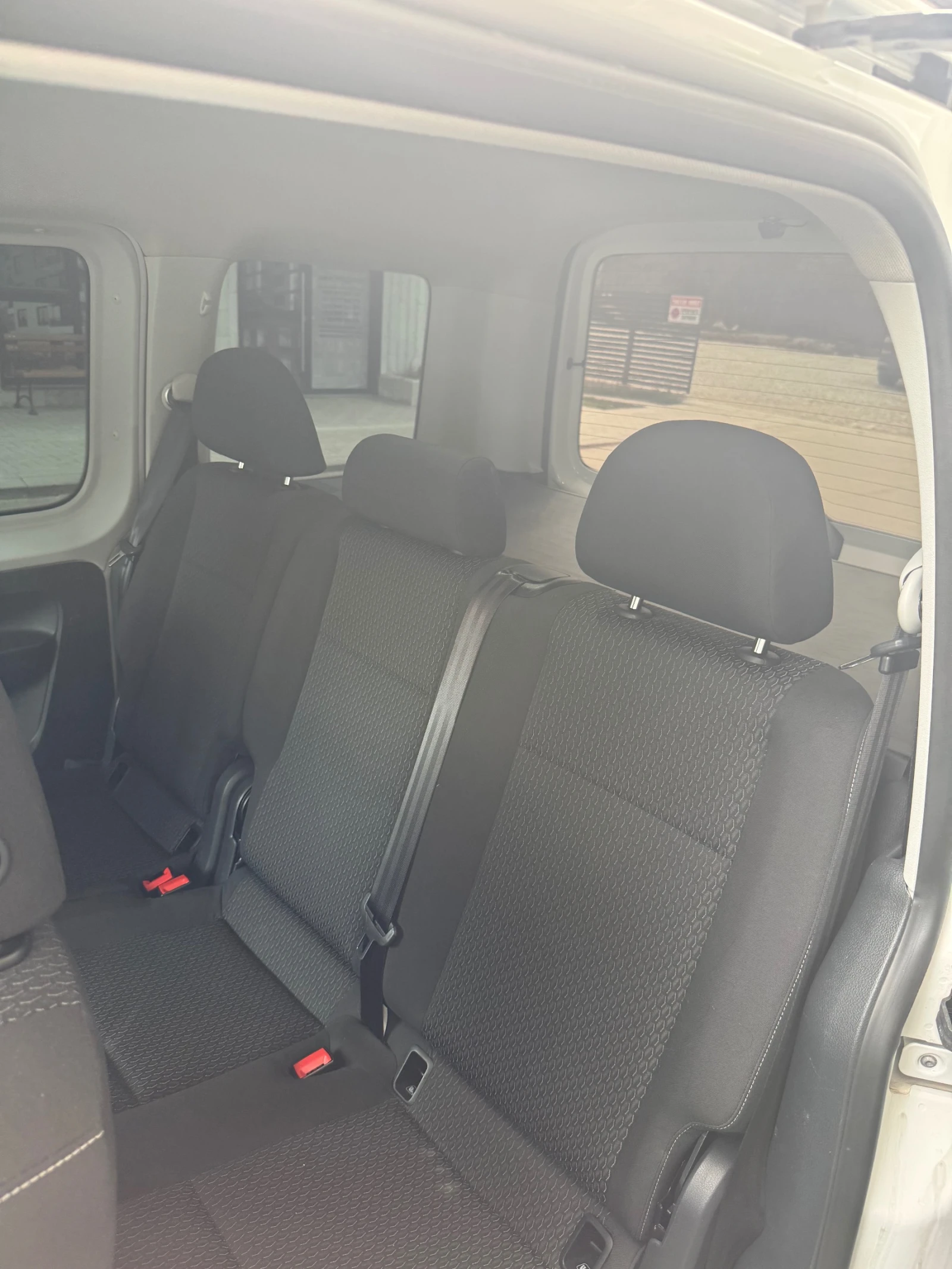 VW Caddy 2.0 TDI, снимка 6 - Автомобили и джипове - 55945071