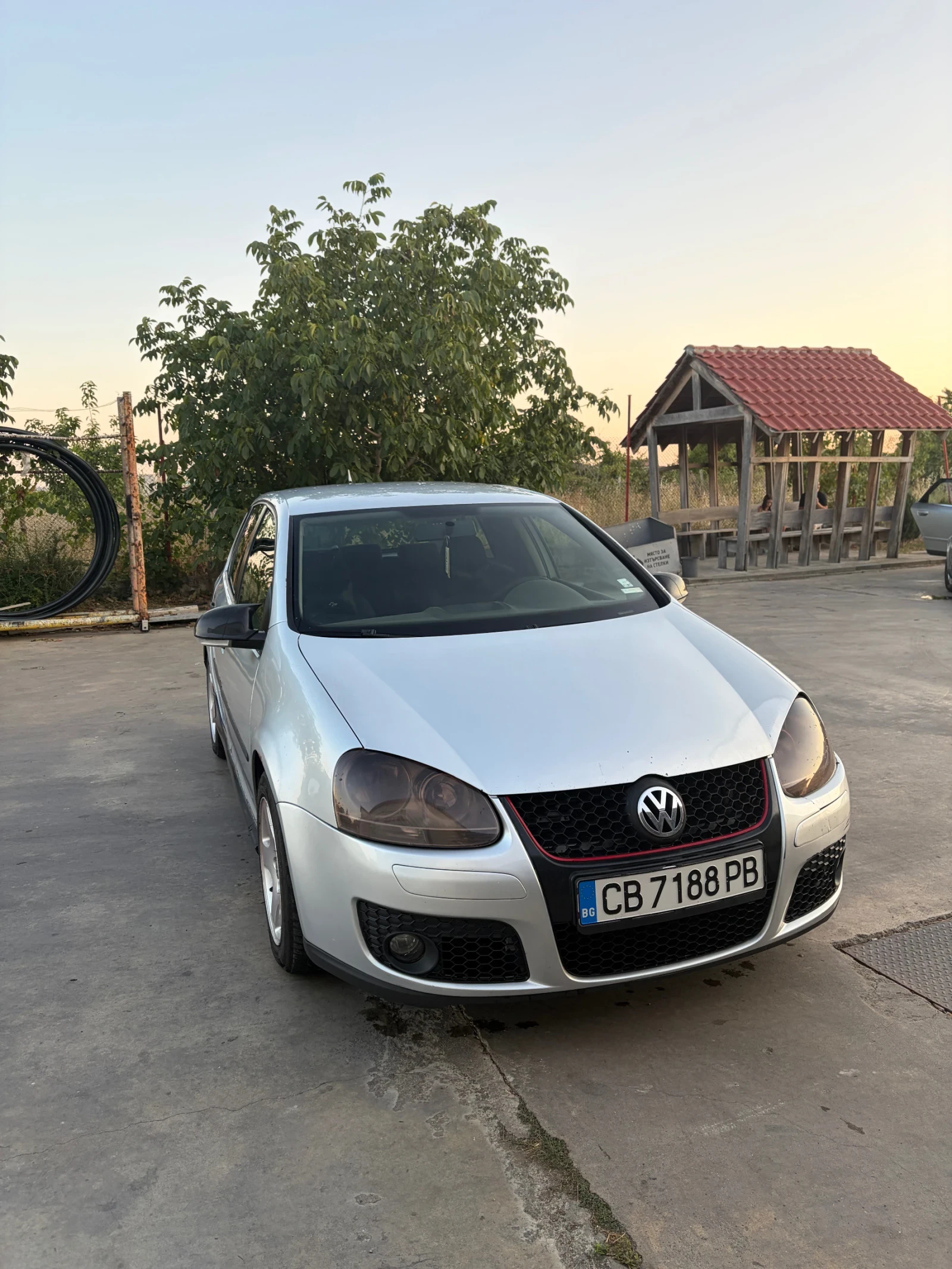 VW Golf 2.0 SDI, снимка 2 - Автомобили и джипове - 56046437