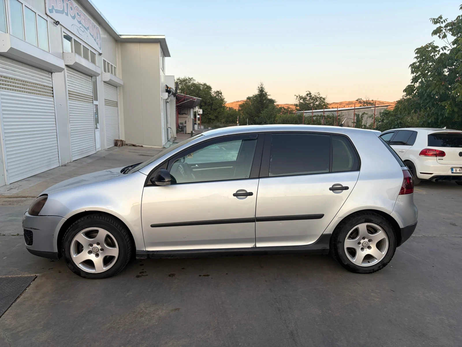 VW Golf 2.0 SDI, снимка 5 - Автомобили и джипове - 56046437
