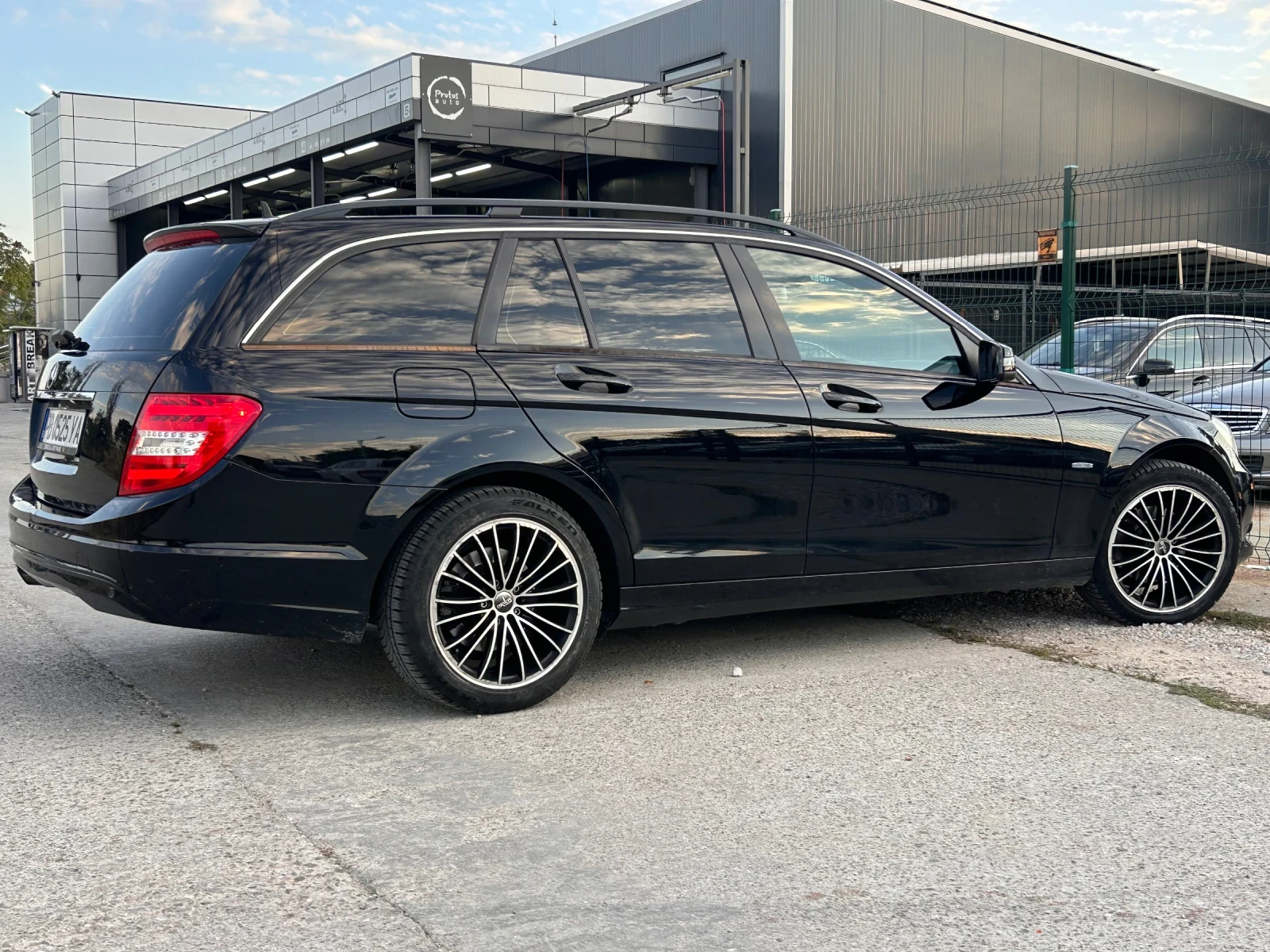 Mercedes-Benz C 220 Full, снимка 4 - Автомобили и джипове - 56259902