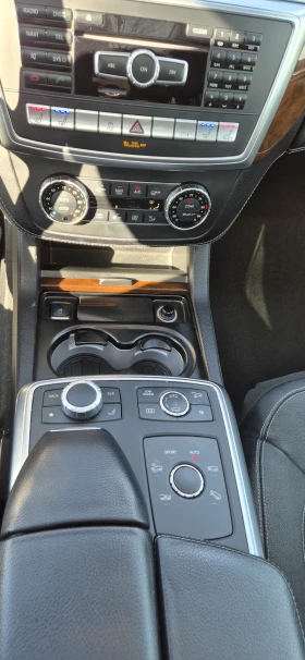 Mercedes-Benz GL 550 76х.км. AMG packet/OFFROAD packet/Сервизна история, снимка 5