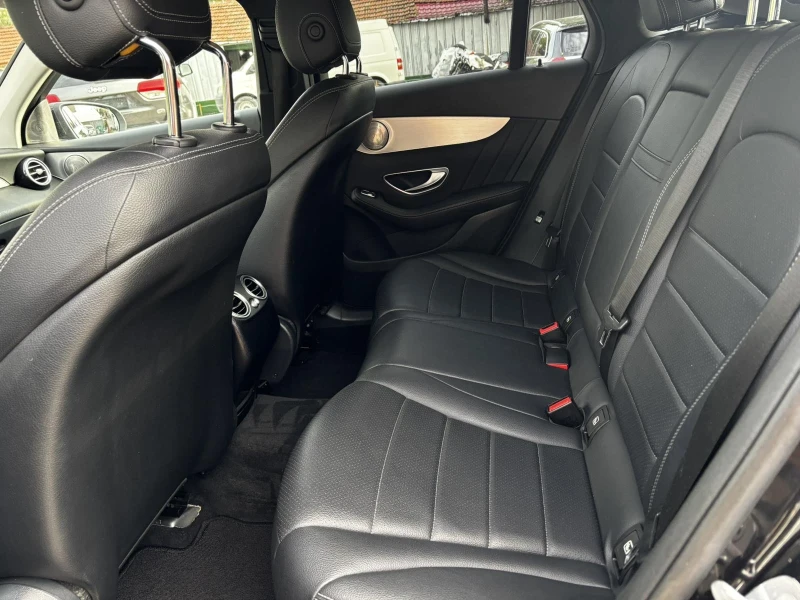 Mercedes-Benz GLC 250 * 4 MATIC * COUPE* AMG-LINC* CAM360* 9G* FULL* , снимка 4 - Автомобили и джипове - 51890595