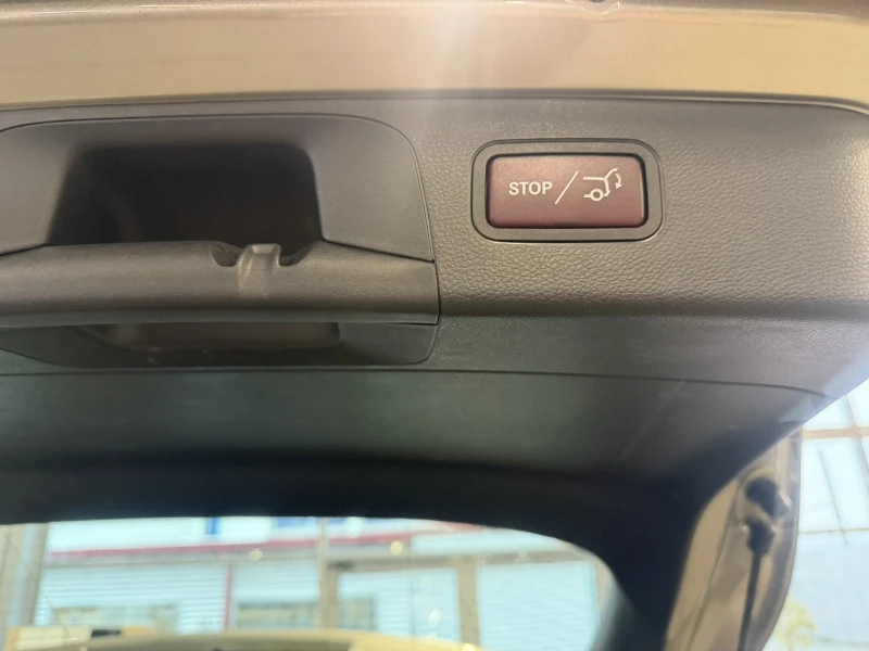 Mercedes-Benz GLC 220 AMG Line* 4matic* 9G, снимка 13 - Автомобили и джипове - 53512522