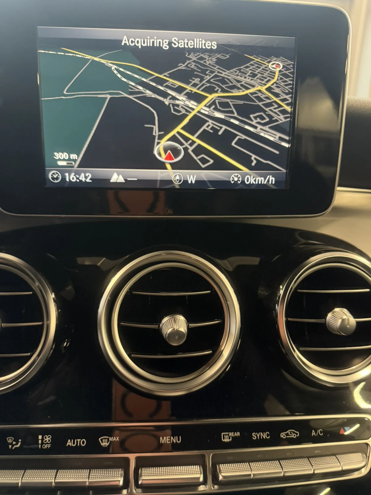 Mercedes-Benz GLC 220 AMG Line* 4matic* 9G - изображение 7