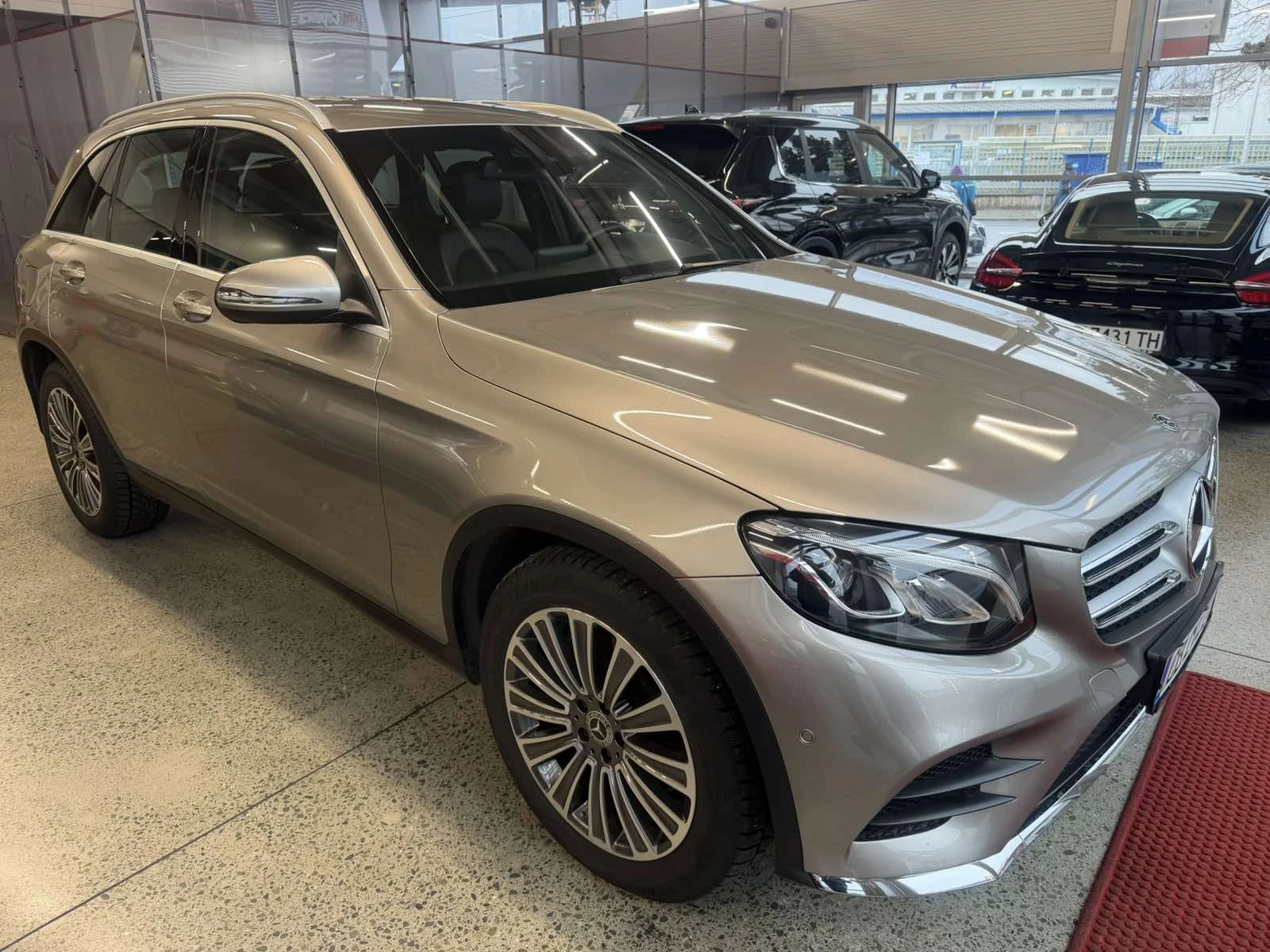 Mercedes-Benz GLC 220 AMG Line* 4matic* 9G - изображение 2