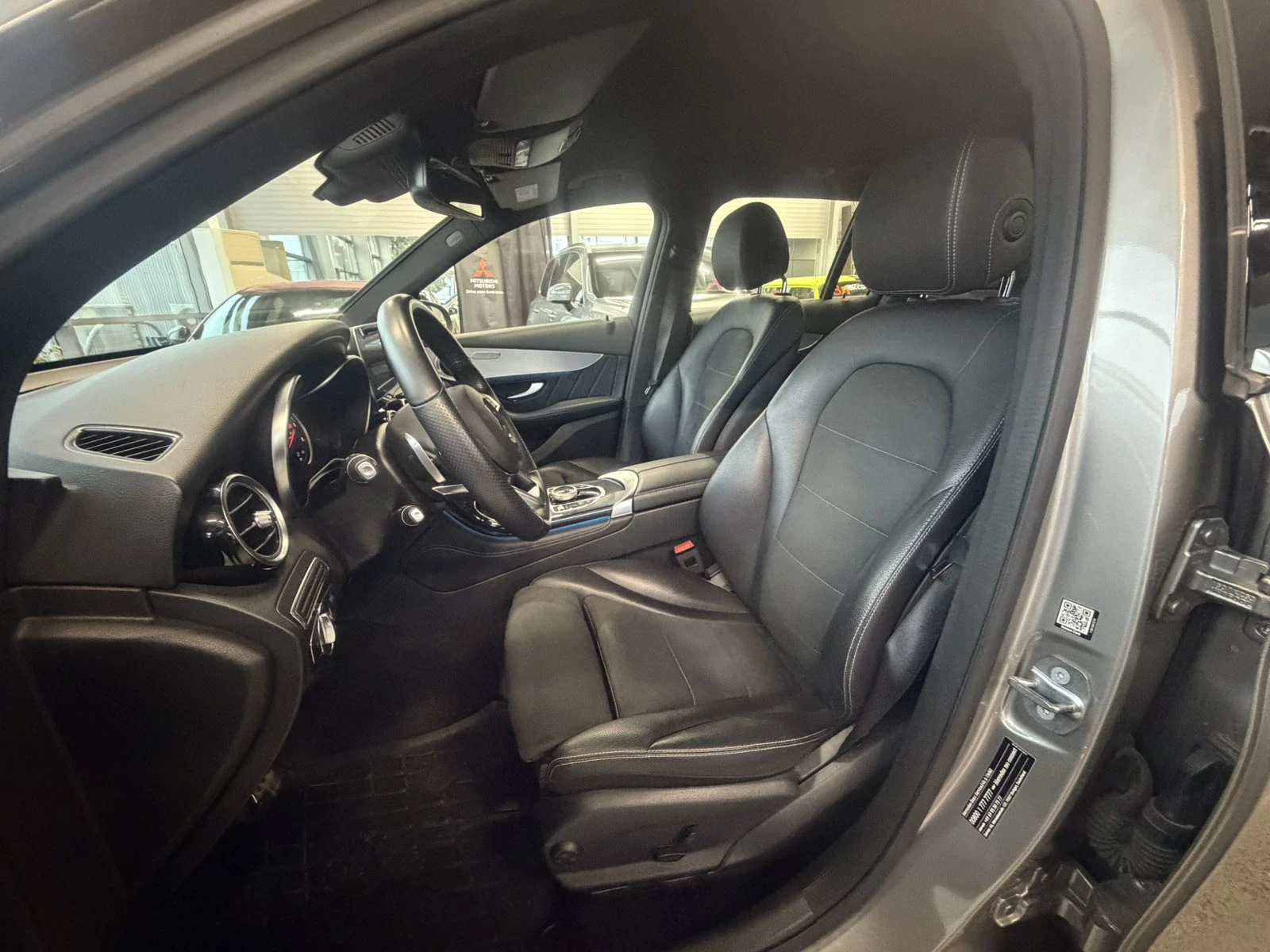 Mercedes-Benz GLC 220 AMG Line* 4matic* 9G - изображение 10