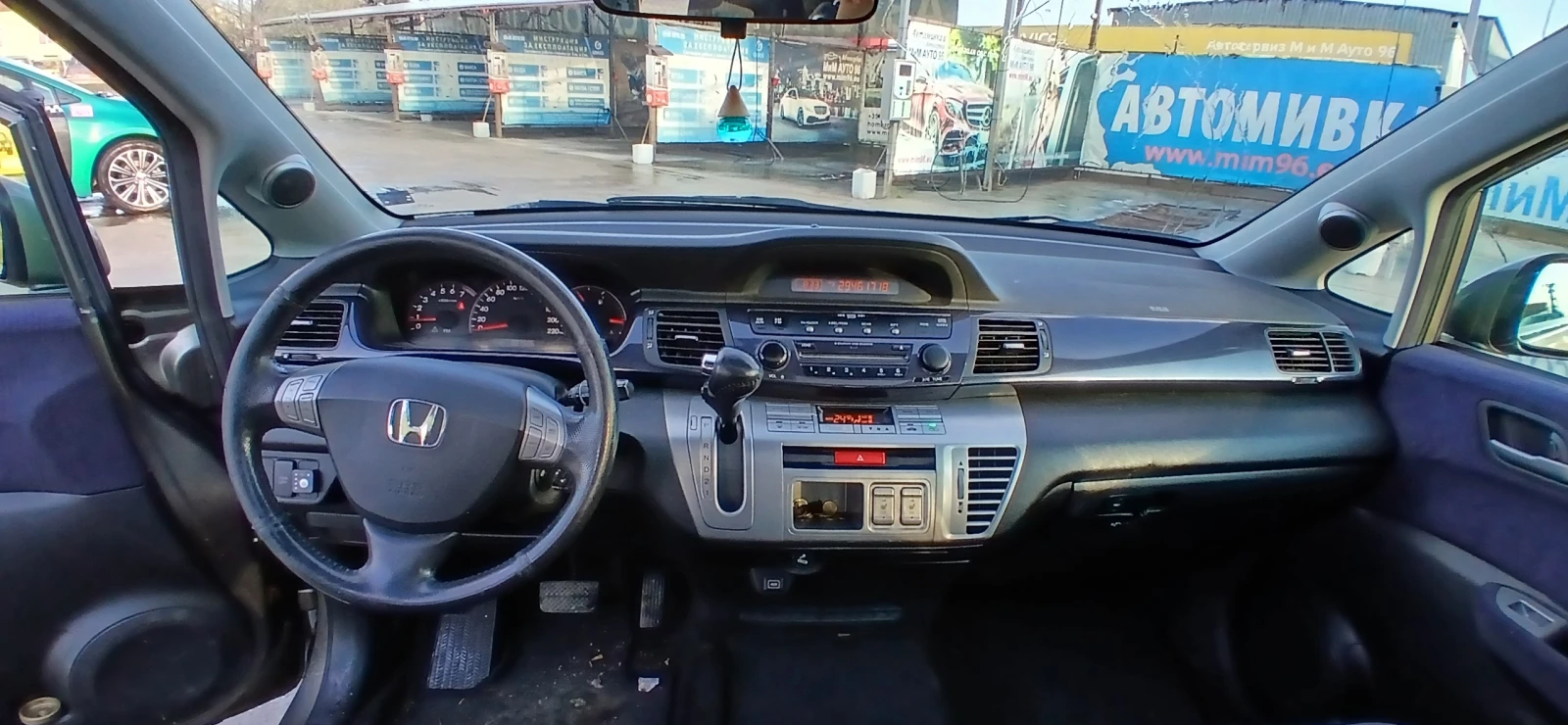 Honda Fr-v Автоматик с газ, снимка 7 - Автомобили и джипове - 53752172