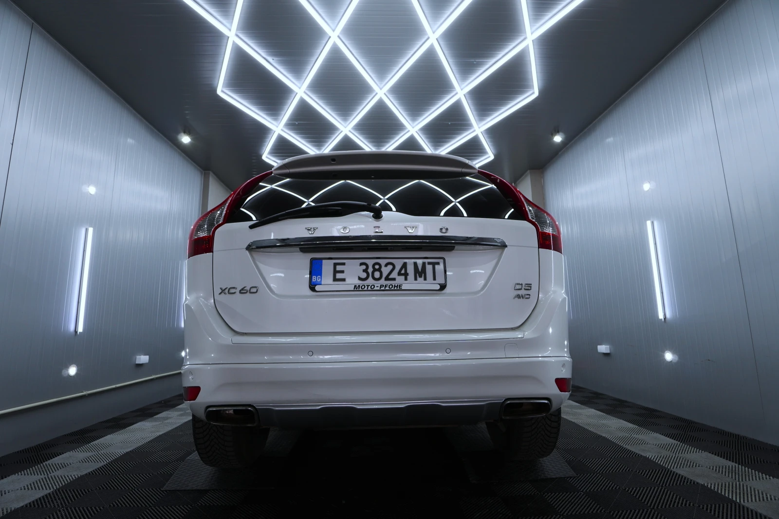 Volvo XC60 ocean race, снимка 2 - Автомобили и джипове - 54512350