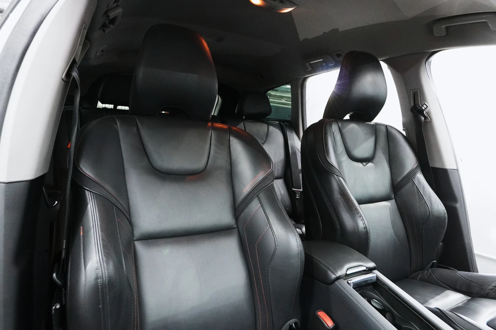 Volvo XC60 ocean race, снимка 9 - Автомобили и джипове - 54512350