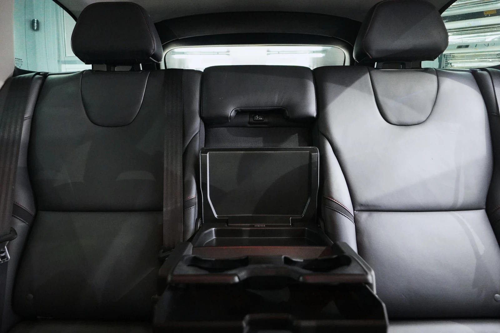 Volvo XC60 ocean race, снимка 8 - Автомобили и джипове - 54512350
