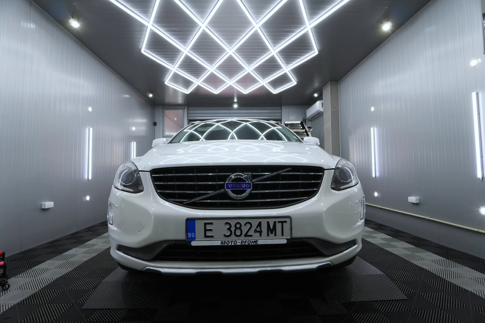 Volvo XC60 ocean race