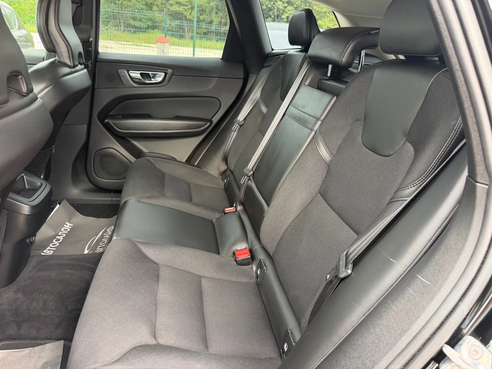 Volvo XC60 2.0D4 190 NAVI KOJA LINE ASST, снимка 11 - Автомобили и джипове - 54702450