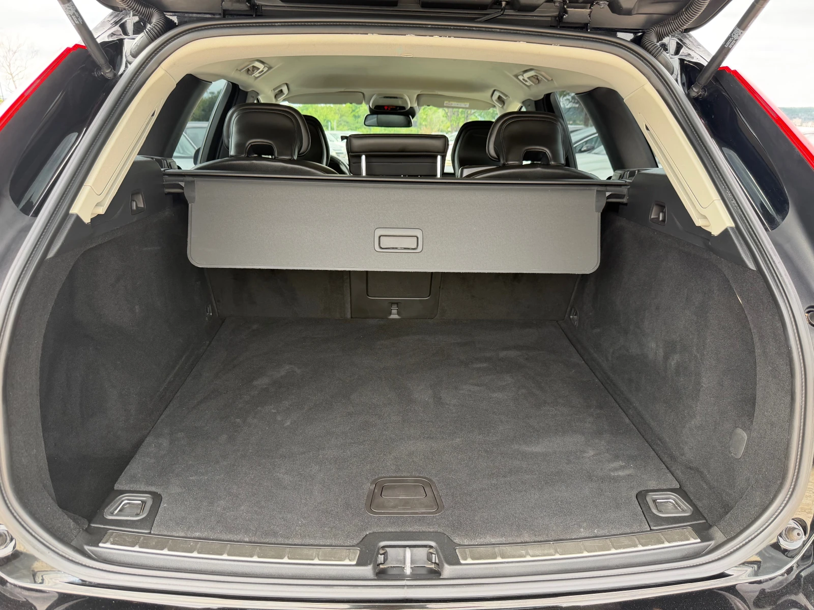 Volvo XC60 2.0D4 190 NAVI KOJA LINE ASST, снимка 14 - Автомобили и джипове - 54702450