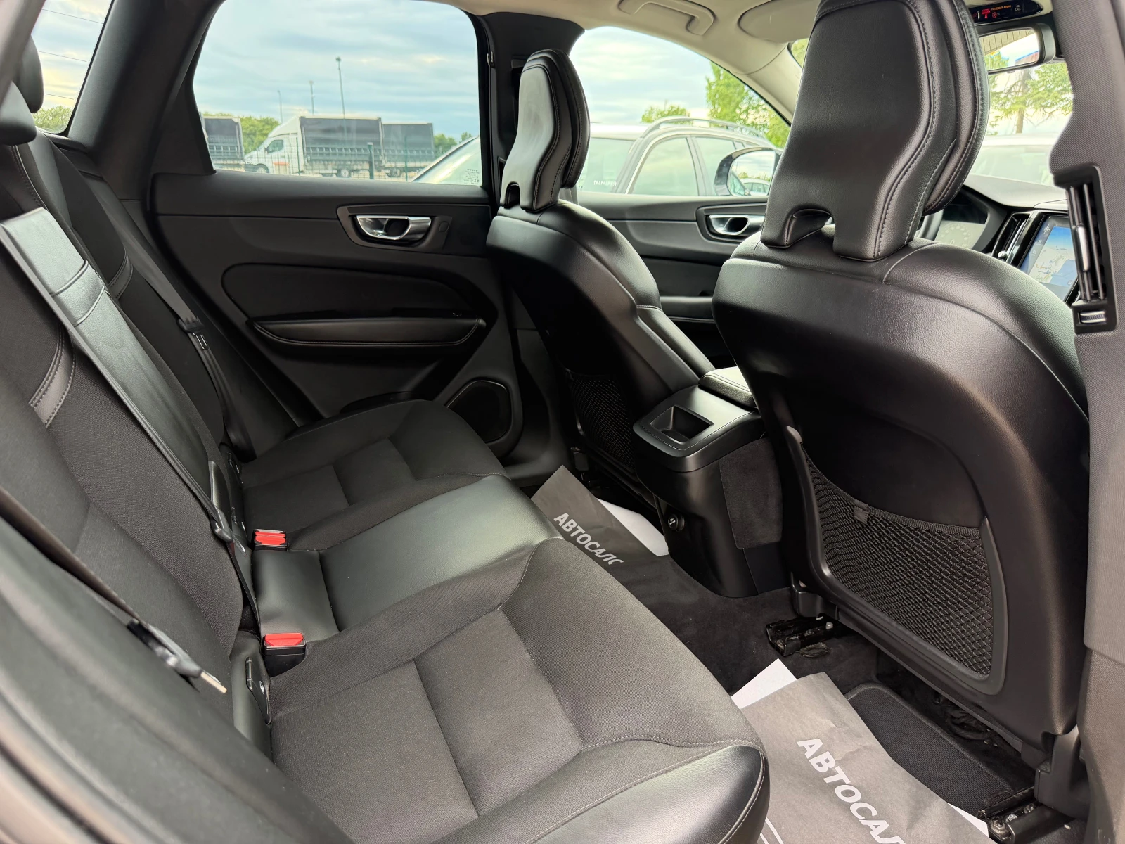 Volvo XC60 2.0D4 190 NAVI KOJA LINE ASST, снимка 12 - Автомобили и джипове - 54702450