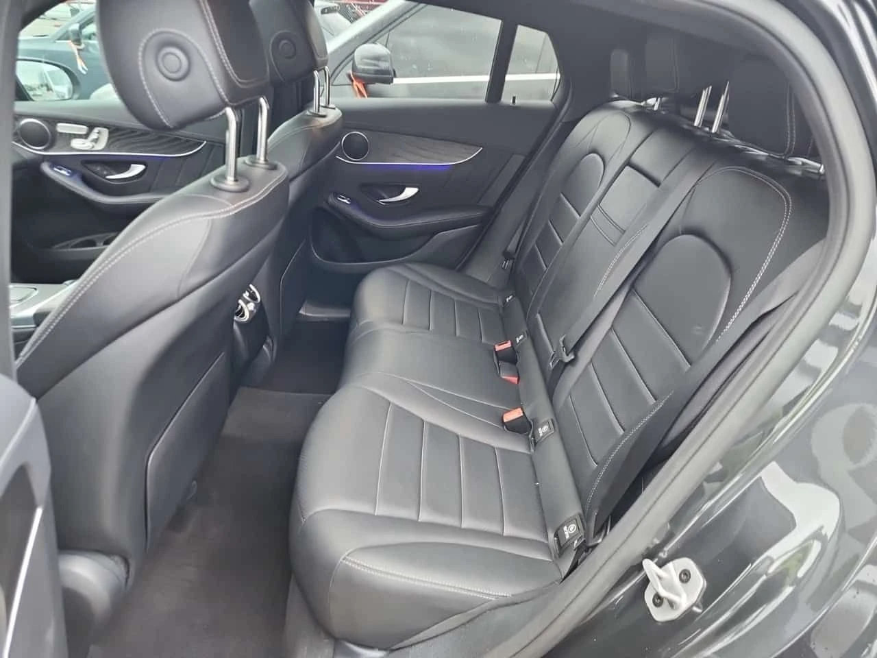 Mercedes-Benz GLC 300 COUPE * CARFAX * БЕЗ ПЪРВОНАЧАЛНА ВНОСКА, снимка 12 - Автомобили и джипове - 55404495