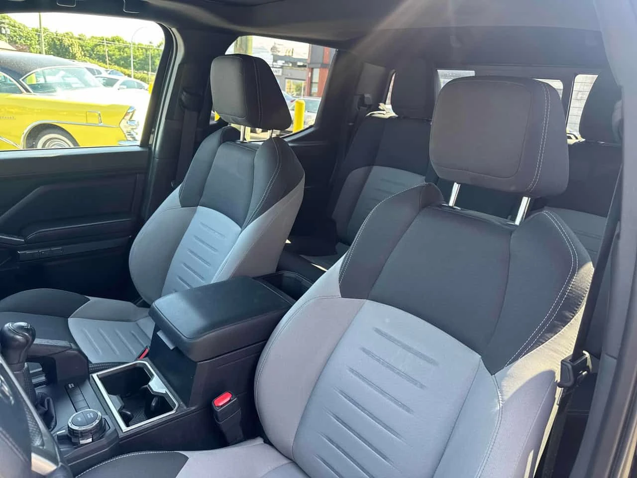Toyota Tacoma 4x4 Double Cab Manual SB| JBL| PANO| DISS| 2 КЛЮЧА, снимка 11 - Автомобили и джипове - 55404696