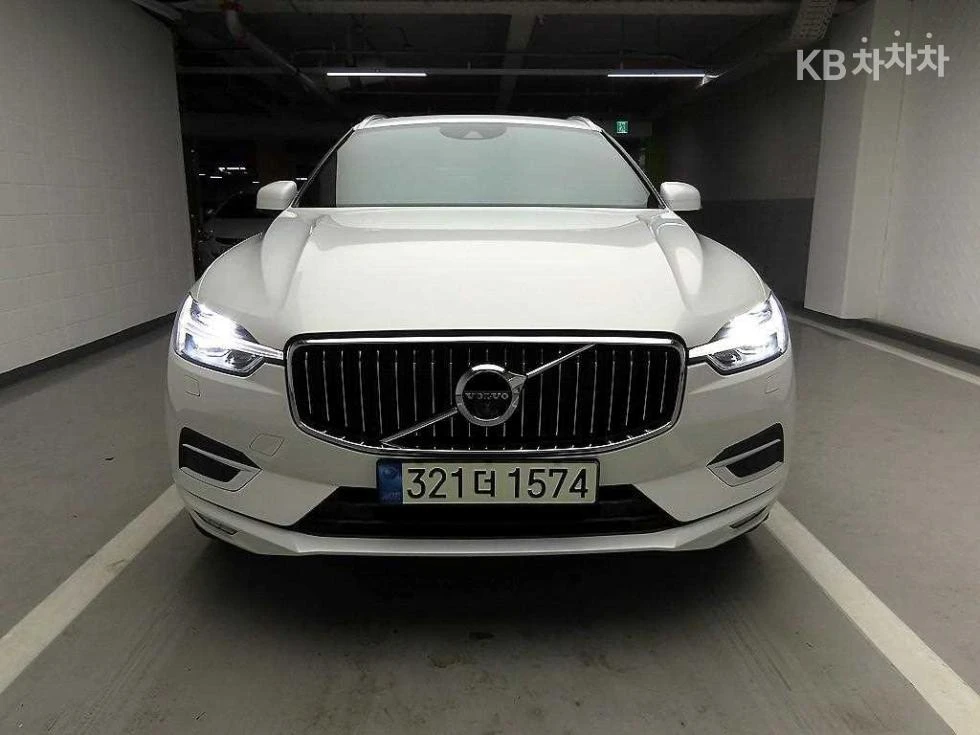 Volvo XC60 B5 INSCRIPTION PANORAMA/CAM/FULL, снимка 3 - Автомобили и джипове - 55430732