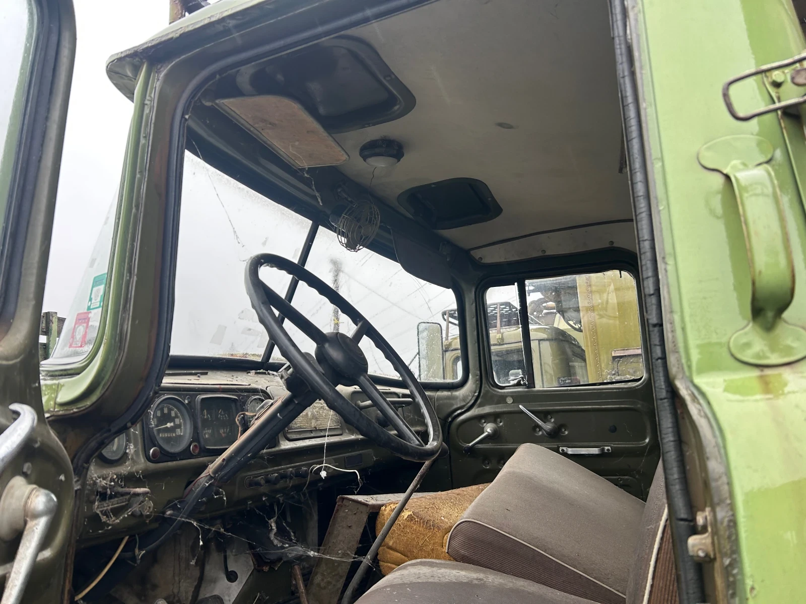 Zil 131 Камиони и части  - изображение 9