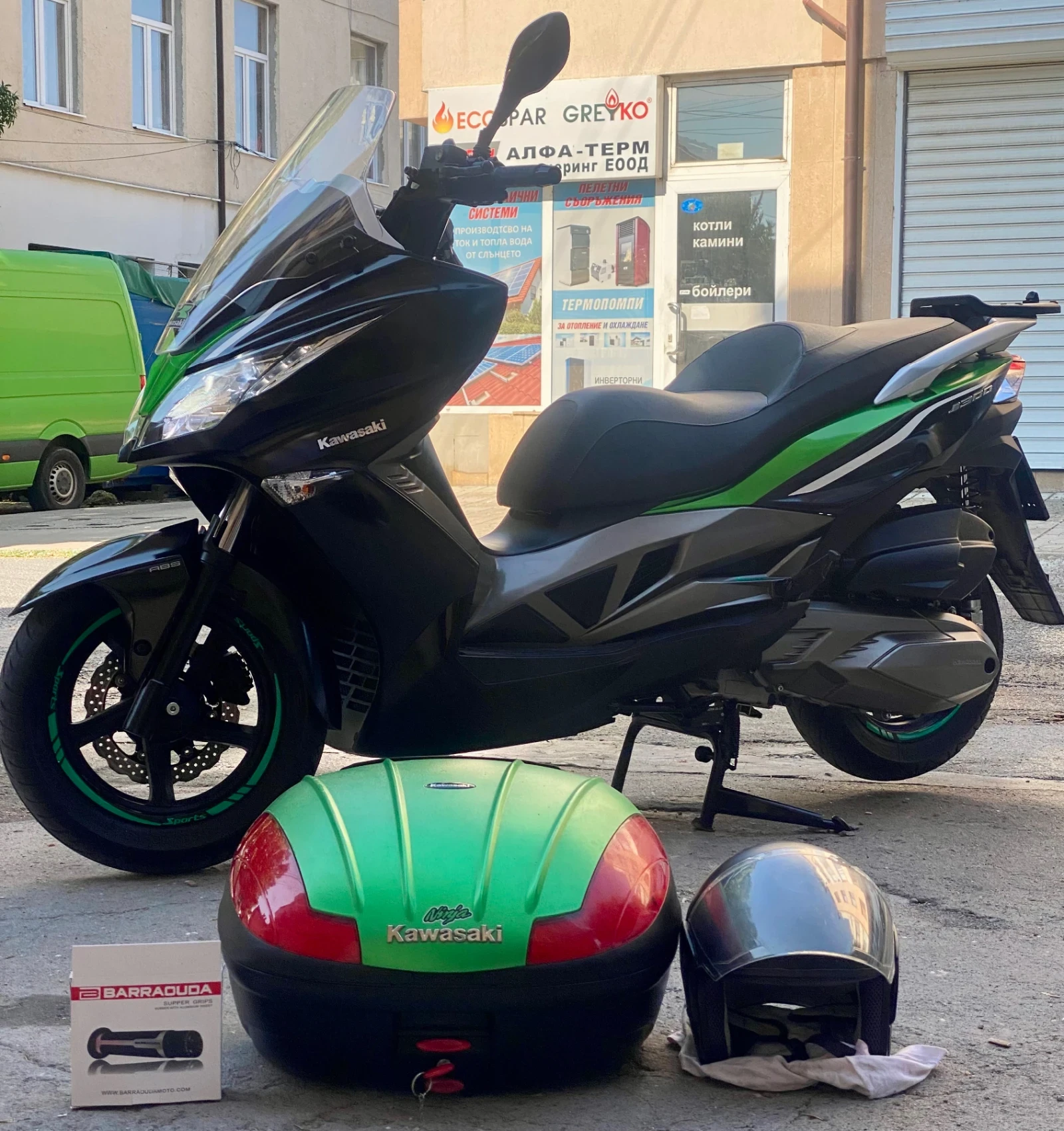 Kawasaki J300 300 куб. 26 к.с., снимка 3 - Мотоциклети и мототехника - 55598569