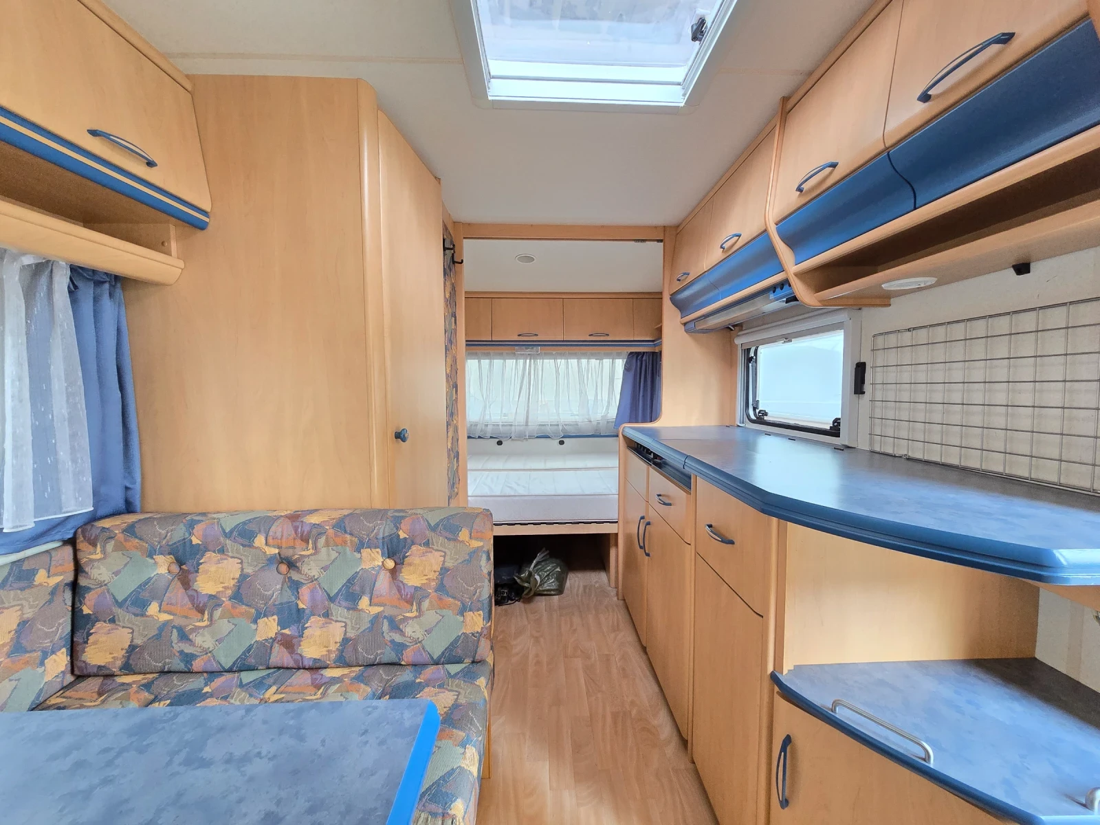 Каравана Hobby 10, снимка 5 - Каравани и кемпери - 53724689