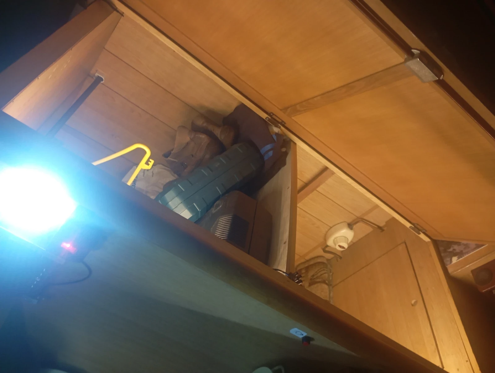 Кемпер Peugeot PILOTE, снимка 11 - Каравани и кемпери - 53767485