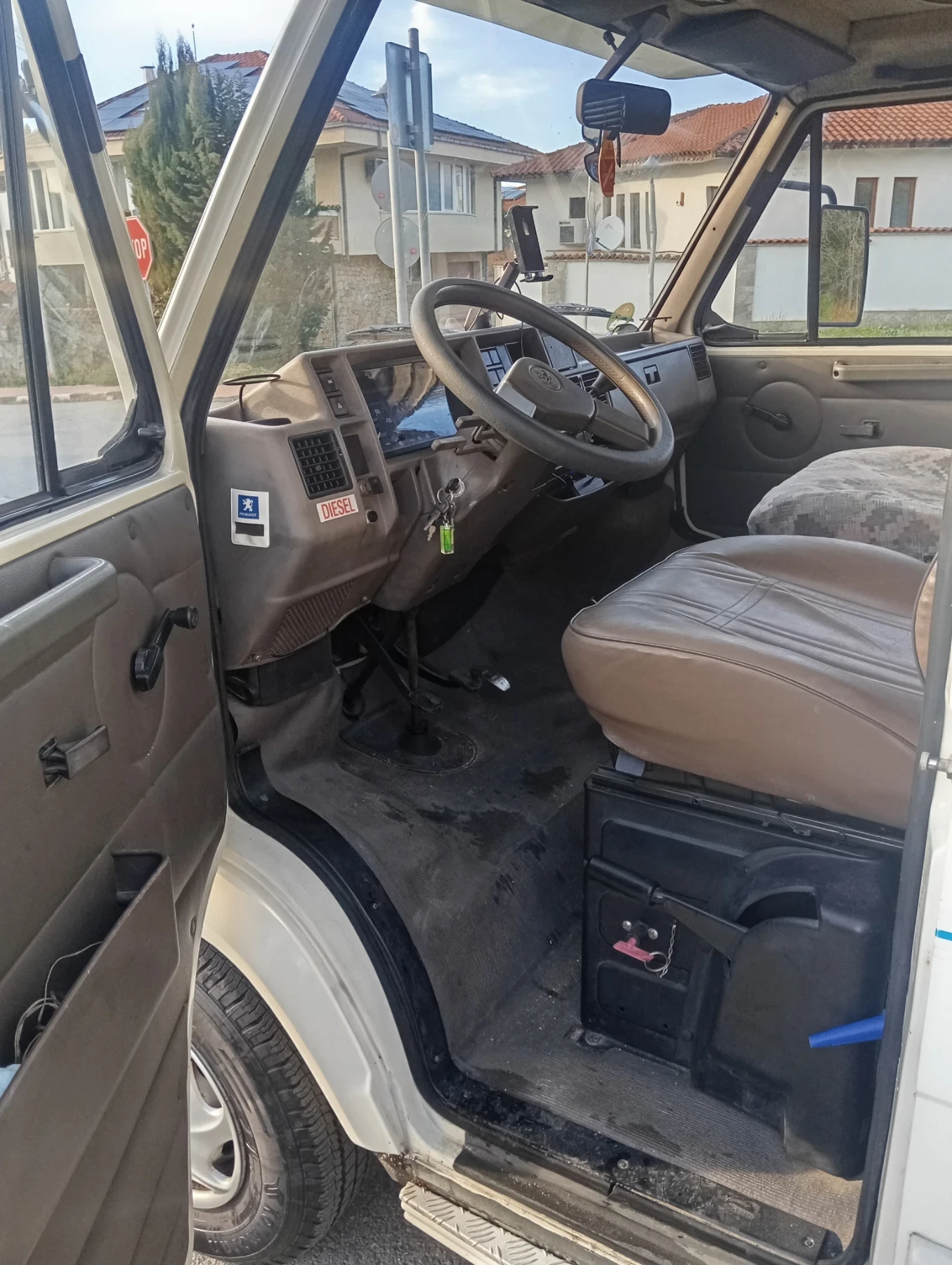 Кемпер Peugeot PILOTE, снимка 4 - Каравани и кемпери - 53767485