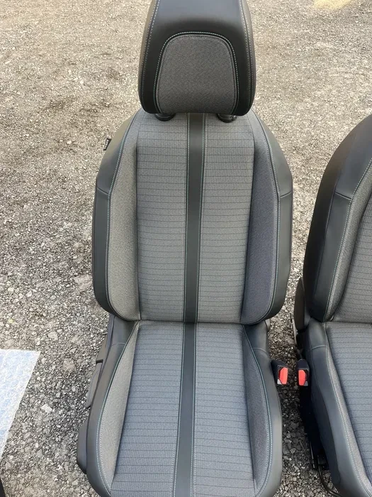 алон за Пежо 208 2008 Peugeot 208 2008 след 2020 година, снимка 4 - Части - 56139095