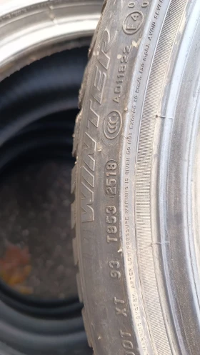 Гуми Зимни 245/40R19, снимка 4