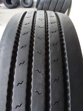 Гуми, снимка 2