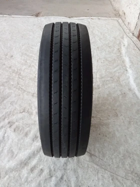 Гуми, снимка 1