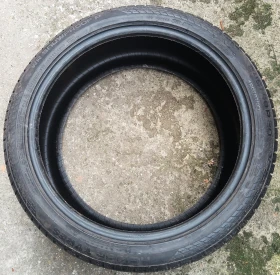 Гуми Зимни 245/40R20, снимка 2