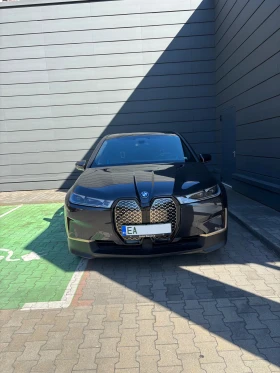     BMW iX xDrive 40
