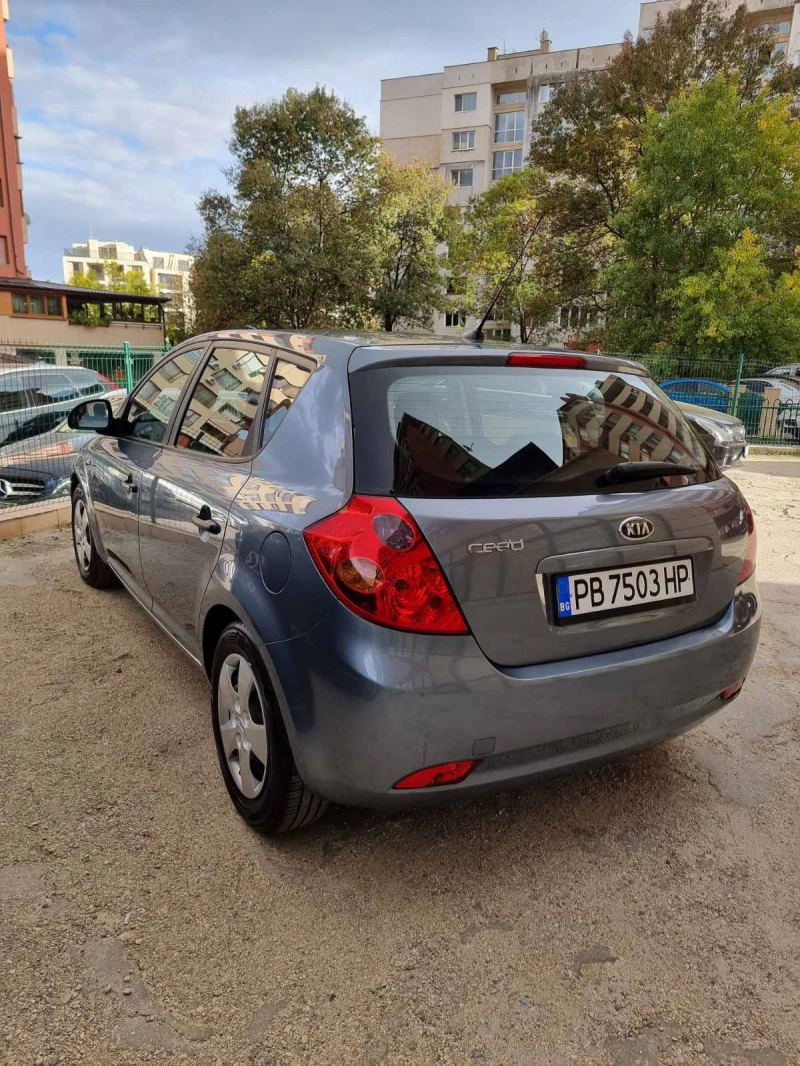 Kia Ceed, снимка 2 - Автомобили и джипове - 47486359