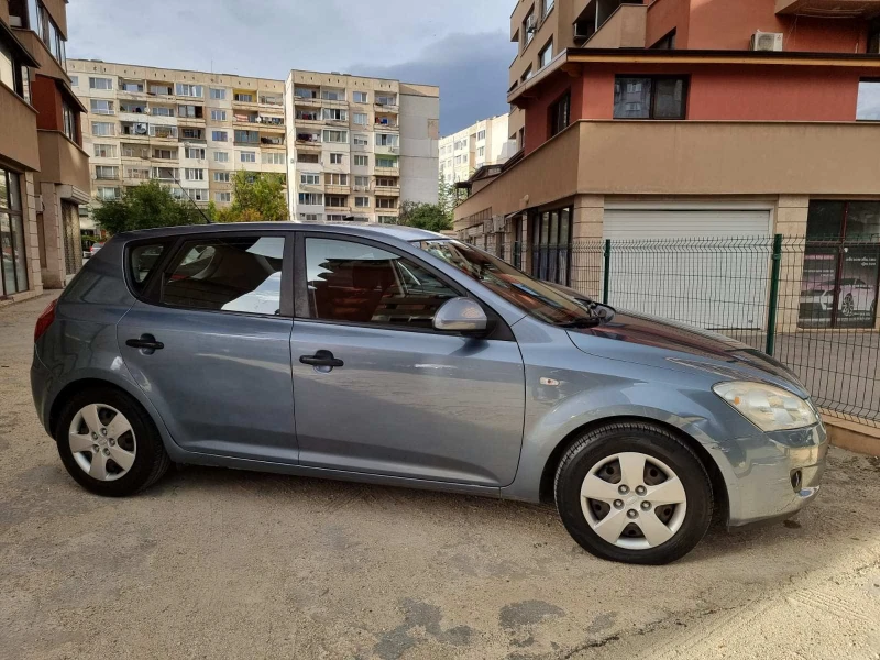 Kia Ceed, снимка 3 - Автомобили и джипове - 47486359