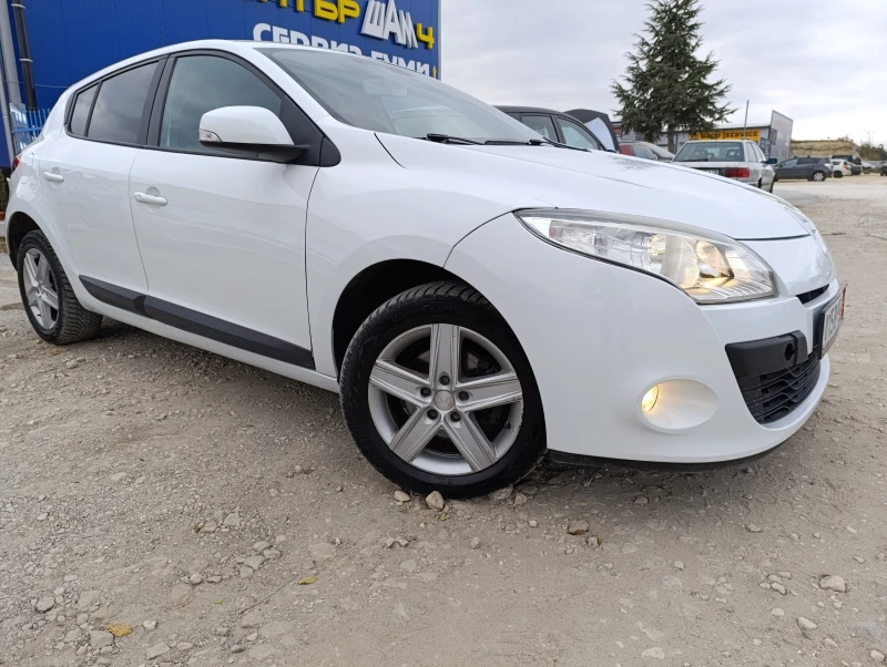 Renault Megane 1.6i ШВЕЙЦАРИЯ, снимка 2 - Автомобили и джипове - 47903155