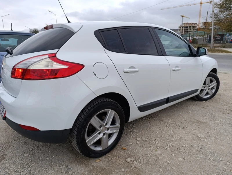 Renault Megane 1.6i ШВЕЙЦАРИЯ, снимка 4 - Автомобили и джипове - 47903155