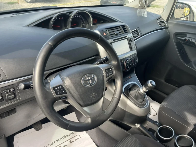 Toyota Verso 1.6 D-4D 7-места, снимка 7 - Автомобили и джипове - 49531127